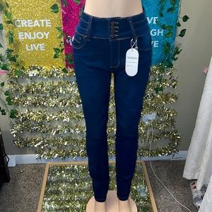 BAMBOO Jeans Lifted Booty Jeans